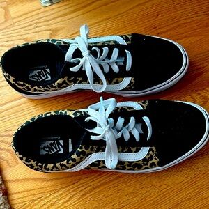 Leopard vans